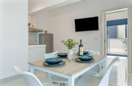 Mirties Apartment | Apartment 'Regina 1' with Sea View, Wi-Fi and Air Conditioning