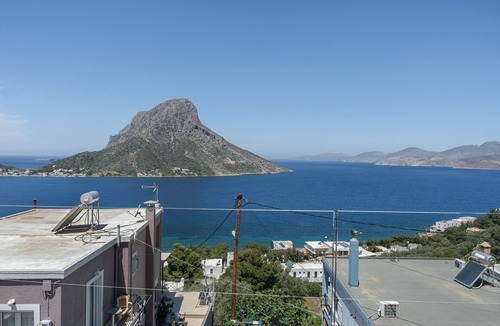 Mirties Apartment | Apartment 'Regina 1' with Sea View, Wi-Fi and Air Conditioning