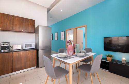 Ixia Apartment | Apartment 'Rhodes Sea Ialysos' with Balcony, Wi-Fi and Air Conditioning