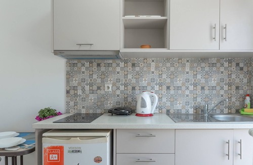 Panormos Apartment | Apartment 'Studio No 11' with Shared Pool, Wi-Fi and Air Conditioning