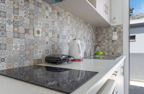 Panormos Apartment | Apartment 'Studio No 11' with Shared Pool, Wi-Fi and Air Conditioning