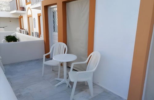 Kalymnos Town Apartment | Apartment 'Triple Room Pool View' with Mountain View, Wi-Fi and Air Conditioning