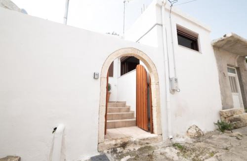 Kavousi House | Armonia House 1 bedroom 3 guests bath tub & patio