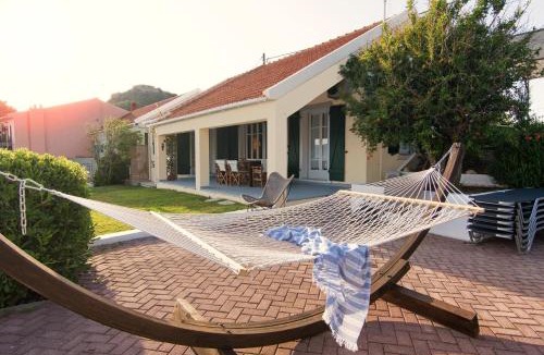 Frourion Villa | Asos Luxury Seafront Villas, Kefalonia, 100m beach & center, 4 stars services, Parking - near Myrtos - Fiskardo