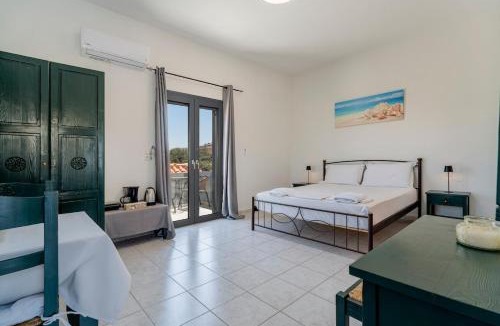 Plaka House | Aspa sunny &cozy beach house in Plaka , Elounda