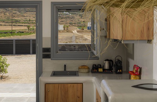 Oia Apartment | Assyrtiko Anemi Vine Villa