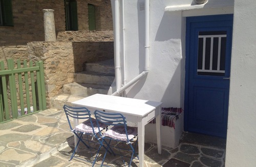 Kastro Apartment | At the top of Kastro