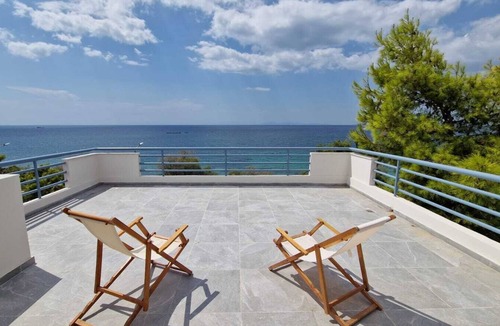 Saronida Apartment | Athenian Riviera Seafront Residence