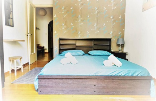 Exarhia Apartment | Athens Luxury 3Bedroom Apartment City Center Large