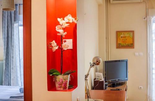 Goudi Apartment | Athens Strawberry Hideaway - City Cozy Gem