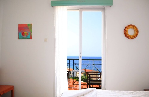 Agios Konstantinos Bed & Breakfast | Atlantis Rooms