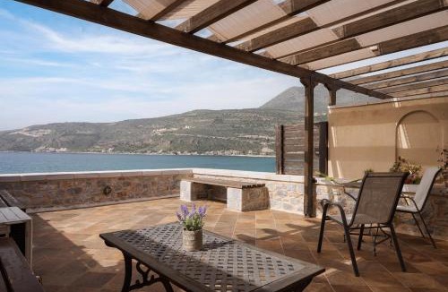 Neo Itilo Apartment | Aura Seafront Villa