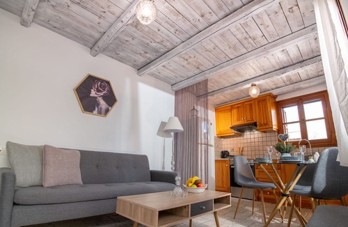 Old Hersonissos House | Avli Traditional Home with Private Jacuzzi
