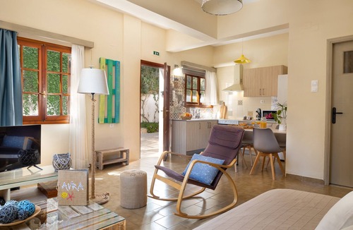 Kalyves Apartment | Avra Apartments, Ostria