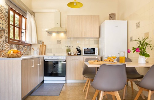 Kalyves Apartment | Avra Apartments, Ostria
