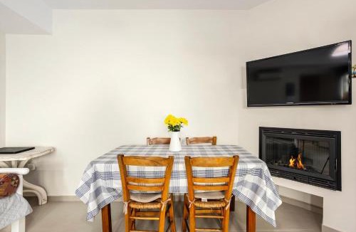 Petalidi Apartment | Azure Seaside Retreat in the Heart of Petalidi