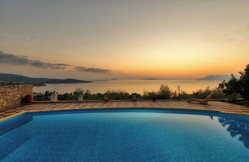 Melissopetra Villa | Bamour Villa, Poolside Serenity & Spectacular View