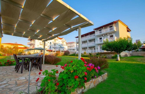 Amoudi Apartment | Baywatch 11 right on the water
