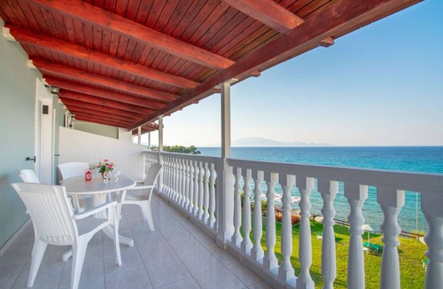 Amoudi Apartment | Baywatch 12 right on the water