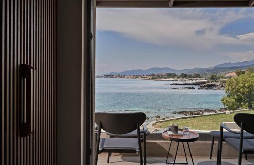Riglia Villa | Beachfront Alassa Villas with Private Pools