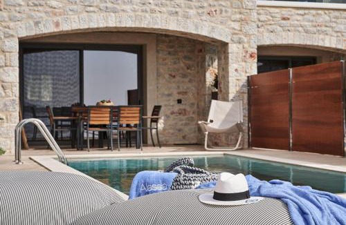 Riglia Villa | Beachfront Alassa Villas w Private Pools Complex