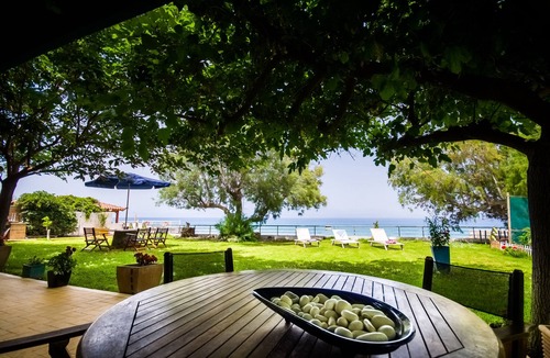 Kato Diminio Villa | Beachfront Paradise Retreat