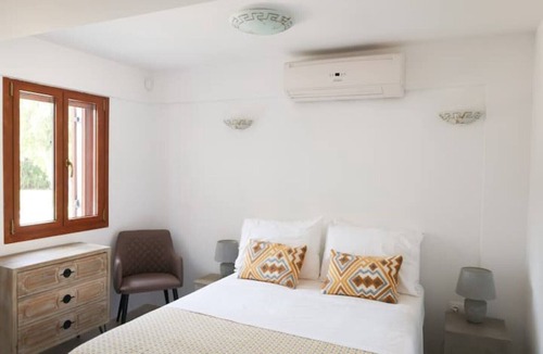 Agia Paraskevi Villa | Beautiful beachside Villa with private pool.