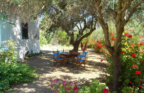 Manna House | Beautiful country home on Syros island, Greece