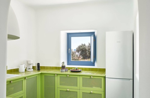 Kamari Villa | Beautiful Home in Santorini with Private Pool and Sea View