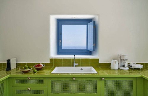 Kamari Villa | Beautiful Home in Santorini with Private Pool and Sea View