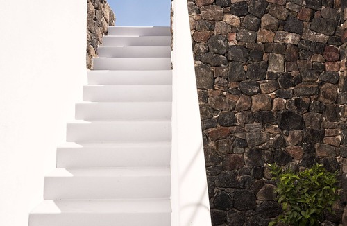 Kamari House | Beautiful Home in Santorini