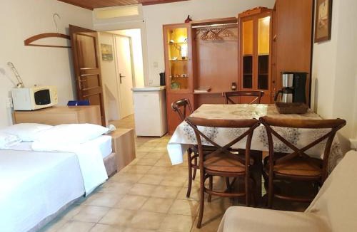 Glyfada Apartment | Beautiful Studio at Glyfada