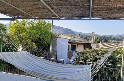 Liapades House | Beautiful, traditional vacation home w. large terrace, quiet & close to the beach-4 pers.
