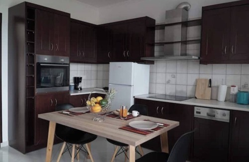 Korfalonas Apartment | Ben's Homes Elegant Suite