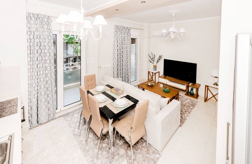 Zavlani Apartment | Best House, Ellinos Stratioutou, Ayia, Patra