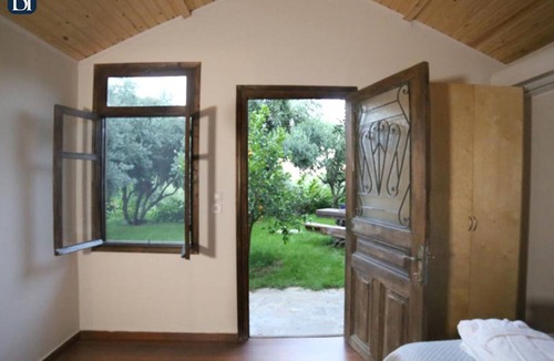 Ikaria House | BH681 - C - Room Ikaria