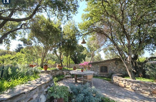 Ikaria House | BH685 - C - Room Ikaria