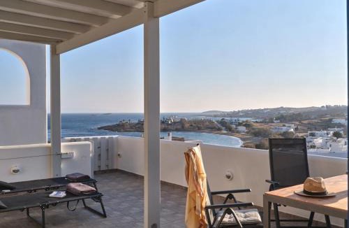 Piso Livadi Apartment | Bianca home with panoramic 180 sea view