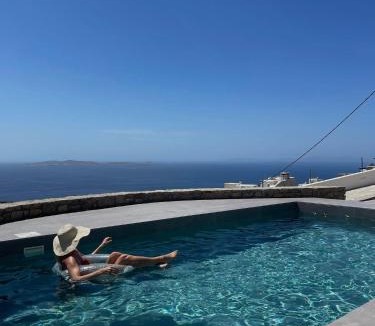 Faros Armenistis Apartment | Biatriza’s summer shelter