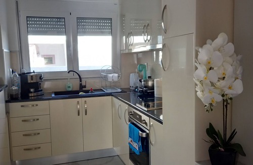 Kardamena Apartment | Big cozy apatrtment with private garden, 50ft from beach, 10 min from airport