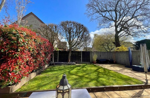 Binfield House | Binfield: Spacious Spectacular Five Bedroom House