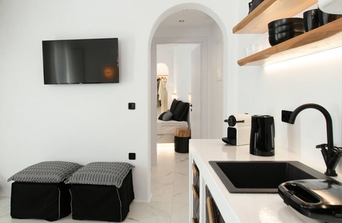 Milopotas Villa | Black Concept Maisonette Naxos