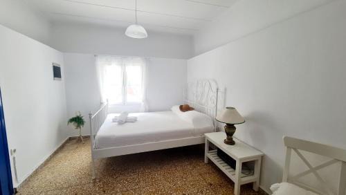 Petaloudes House | Blue and White