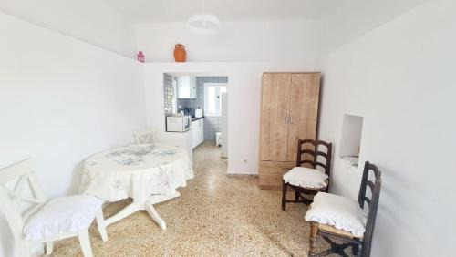 Petaloudes House | Blue and White