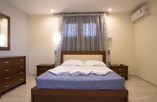 Plomari Apartment | Blue Waves Luxury Suites by the Sea