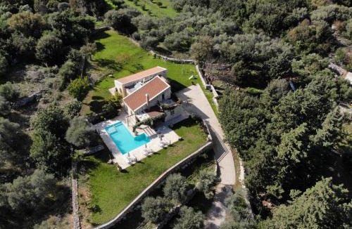 Maza Villa | BOUTIQUE VILLA PETRA AMANDA Heated pool optional