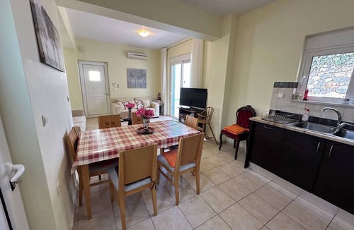 Kefalas Villa | Breathtaking Mountain,Sea Views with pool Wifi near shops and offers available