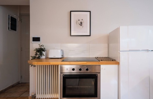 Glyfada Apartment | Bright, Cosy Studio near Glyfada Beach & Center