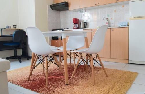 Polichni Apartment | Bright & Modern GroundFloor Apartment