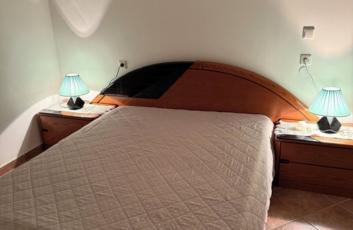 Dodoni Apartment | Brilliant 1-bedroom apartment in Manteio and a living room with fireplace